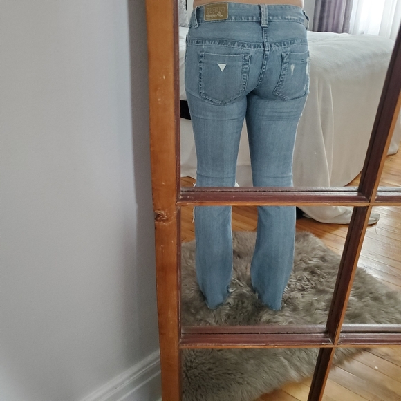 Guess Jeans - Picture 3 of 5